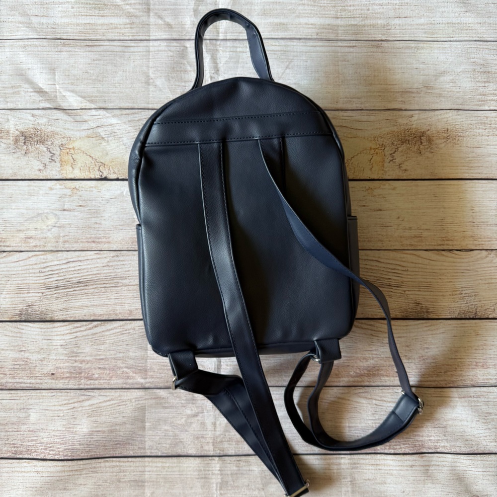 Corpse bride mini backpack from Hot Topic - Picture 2 of 6